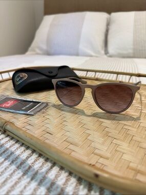 Ray-Ban Erika Classic (RB4171)